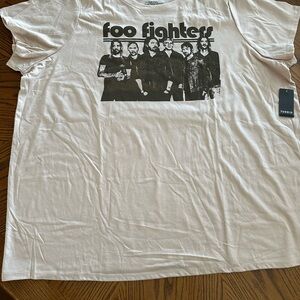 Torrid Tan Foo Fighters Graphic Tee NWT 4/4X/26